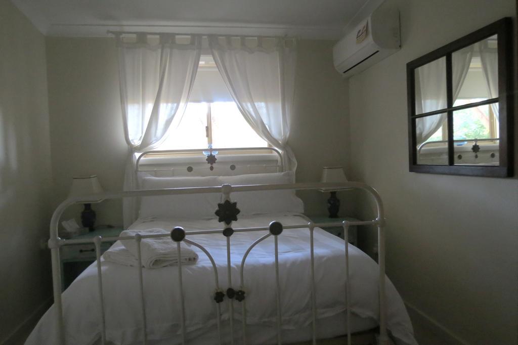 Bentwood Olive Grove Accommodation Greenough Oda fotoğraf